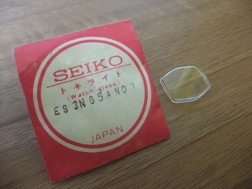 SEIKO ORIGINAL - WALLED SHAPED ACRYLIC - ES3N65AN00
